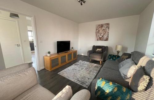 Twigworth House | Kale Drive House Long Stays Welcome Free Parking, Sleeps 6