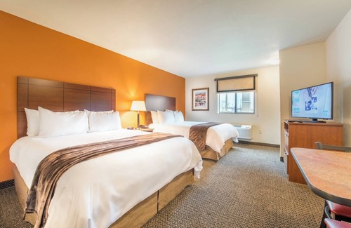 Kalispell Hotel | Kalispell Lodging w/Kitchen | Free Onsite Parking, Pet-Friendly