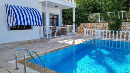 Kalkan Apartment | Kalkan Centre Bijou Home - Walk to town and beach