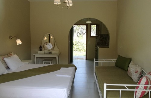 Agnontas House | Kallisti Seaside Studios Skopelos