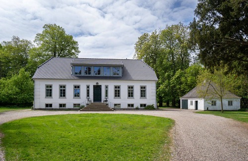 Vitzdorf Apartment | "Kaminzimmer", vacation apartment in the manor house, WLAN free, 72sqm, 2-(4) pers.