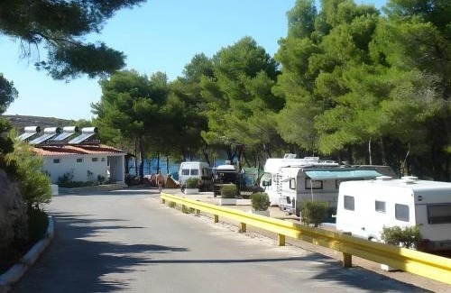 Hvar Other | Kamp Vira Pitches