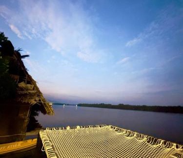 Kampot Hotel | Kampot River Bungalows (New)