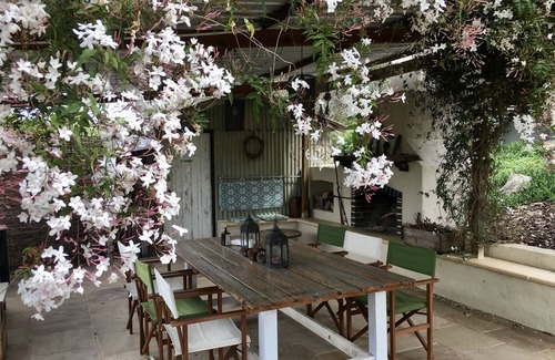 Blewitt Springs Cottage | Karawatha Cottages - RELISH COTTAGE