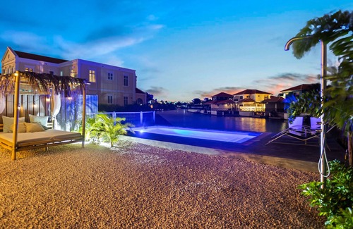 Kralendijk House | Kas Azul - Water front with private pool