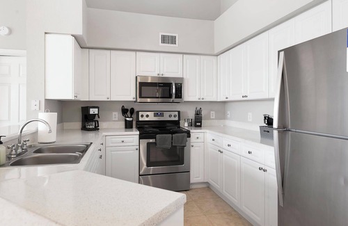 Wellington Apartment | Kasa | Family Friendly 2BD + Amenity Access | Wellington