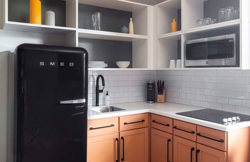 Dilworth Apartment | Kasa | Relaxing retreat with unique, imaginative decor | Charlotte