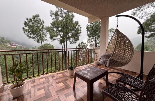 Dharampur House | Kasauli Evergreen Homestay by Splendid Hotels