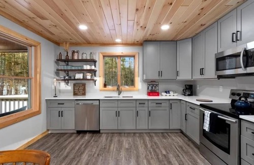 Altmar Cabin | Kasoag Lake lodge-ATV + snowmobile right from your door.Great fishing close by!n