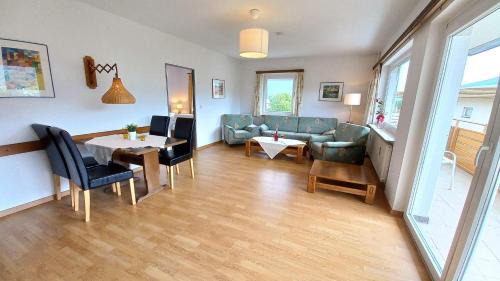 Bodensdorf Apartment | KASPAR Haus KMB Seeblick Appartement am Ossiacher See mit direktem Seezugang, Hallenbad