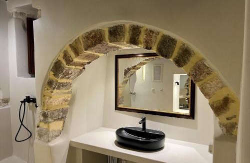 Naxos Apartment | Katharsis Palace 15th Century Art Hotel at Naxos Old Town III