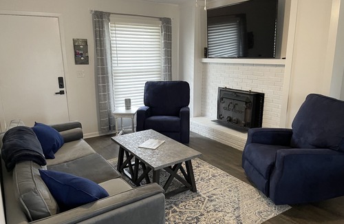 Boone House | Kathleen's Cottage: Mountaintop home w/2 Fireplaces, Rec Room, & Views!