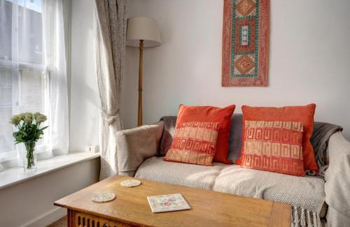 Cirencester Apartment | Katrinas Apartment By Treetop Property
