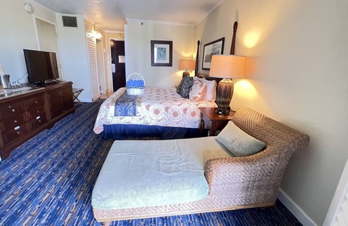 Hanamaulu Resort | Kauai Beach Resort, Top Floor, Pool View