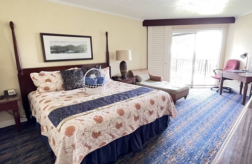 Hanamaulu Resort | Kauai Beach Resort, Top Floor, Pool View