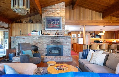 Kawartha Lakes Cottage | Kawartha Lakes Private Lakefront Estate