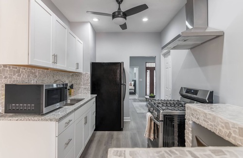 Riverview House | KC Fun House with Pool Table & Arcade Games - 7 min to PNL!