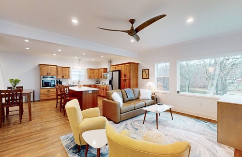 Cadiz House | KC's Sunset Chalet Waterfront Home near Land Between the Lakes National Park