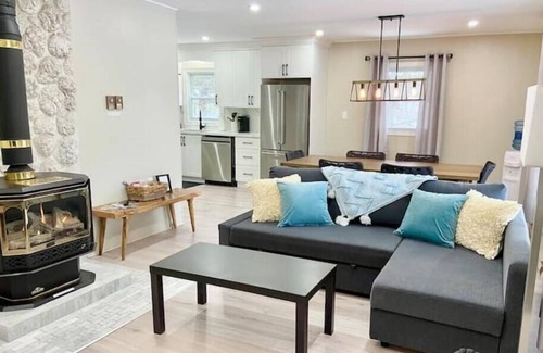 Omemee Cottage | Ke's Rustic Retreat On the Lakenn
