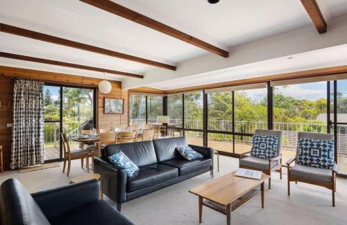 Mollymook House | Kelton Beach Haven - ocean views near golf
