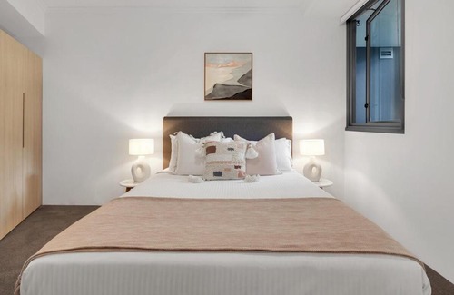 Kelvin Grove Apartment | Kelvin Grove Sanctuary - 2BR 2BA w Private Balcony M13