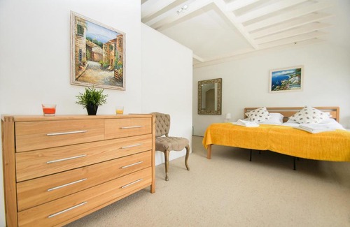 Kemptown House | Kemp Town Mews - Parking - by Brighton Holiday Lets