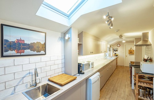 Saint John's Town of Dalry Cottage | Kenmure Kennels - a house that sleeps 14 guests in 8 bedrooms