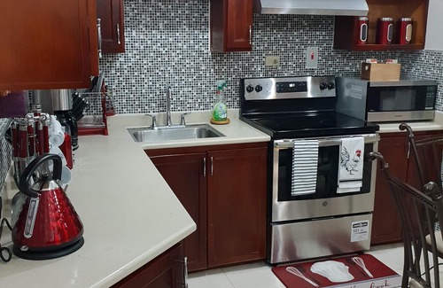 Eden Gardens Apartment | Kensington Oasis 2b/3bth- New Kingston (24 hrs security, free wifi, hot water)