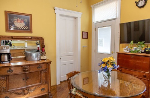 Old Louisville House | Kentucky Derby Churchill Downs Victorian Mansion 10 mins From it All