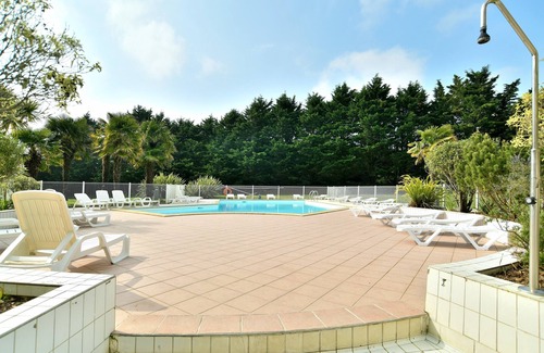 Saint-Briac-sur-Mer Apartment | Kermael - Appt vue mer et piscine partagée