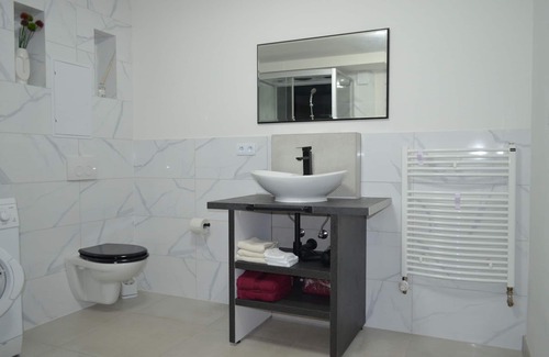 Ringsheim Apartment | Kernsanierte Ferienwohnung Nähe Europapark und Bahnhof