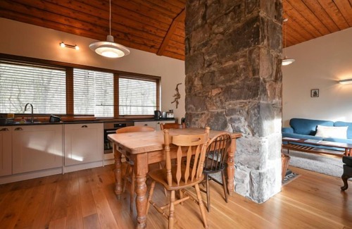 Beauly House | Kerrow Cottage by Interhome