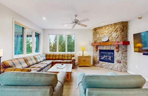 Jeffersonville Apartment | Kestrels Unit #16