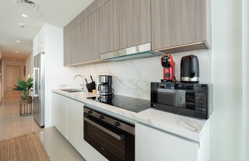 Dubai Marina Apartment | KeyRock - Sea View Beachfront Penthouse
