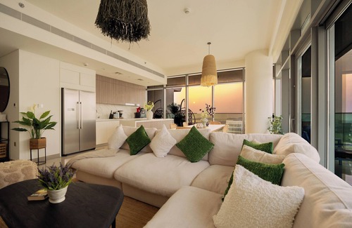 Dubai Marina Apartment | KeyRock - Sea View Beachfront Penthouse