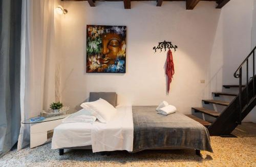 Sant' Ambrogio Apartment | Keys of Italy - F1 - Fiesolana 24 - Santa Croce one bedroom apartment for couples