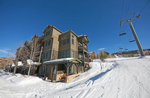 Granby Apartment | Kicking Horse Lodges 3-202
