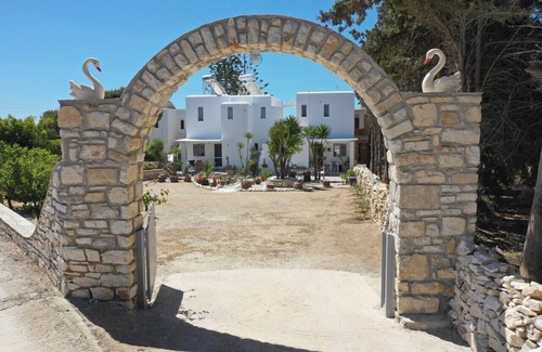 Chrissi Akti House | kikis refurbished apartment a veranda dream
