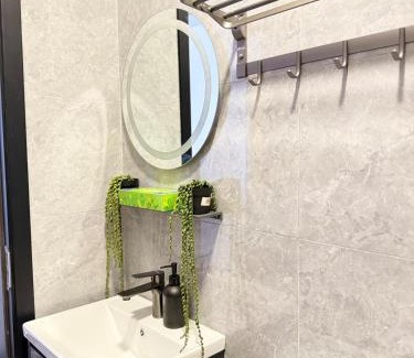 Thompson Estate Apartment | Kileleshwa- Classy Aircon 2Br with Gym &Pool