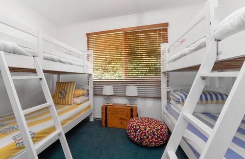 Rye House | Killarney Beach Side Cottage
