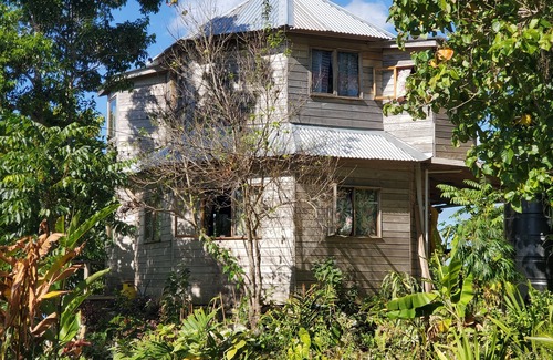 Bluefields House | Kimoya's cottage is a mountain cottage overlooking the sea and coastline