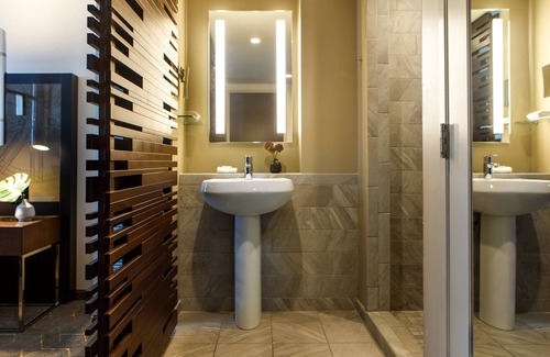 Hapeville Hotel | Kimpton Overland Hotel - Atlanta Airport by IHG