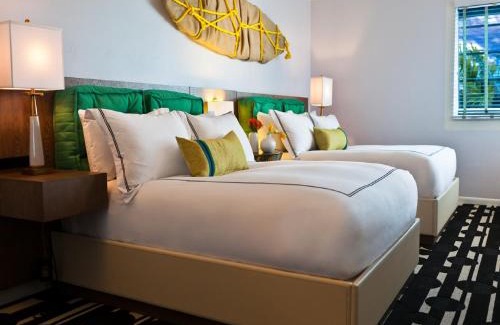 City Center Resort | Kimpton Surfcomber Hotel by IHG