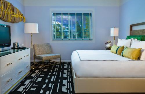 City Center Resort | Kimpton Surfcomber Hotel by IHG