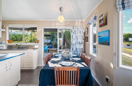 Taupo House | Kinder Cottage - Taupo