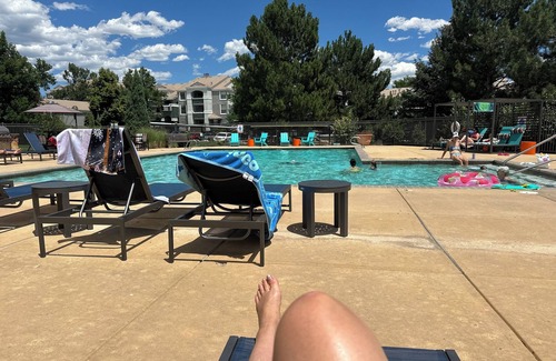 Northwest Colorado Springs Apartment | King Bed & Steps to Garden of Gods with Pool, HotTub, Sauna and Gym! Share Stay.