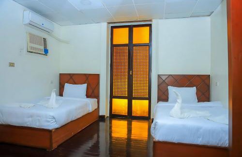 Qasr an-Nil Hotel | King palace castle hotel
