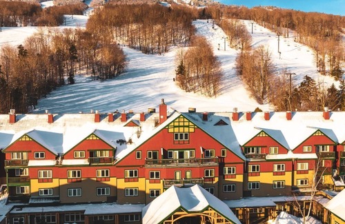 West Dover Apartment | King Room | Ski-In Resort Stay