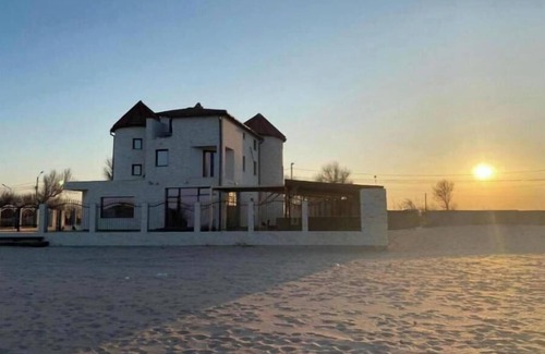 Eforie Nord Apartment | King Room with Sea View & Queen Room with Balcony