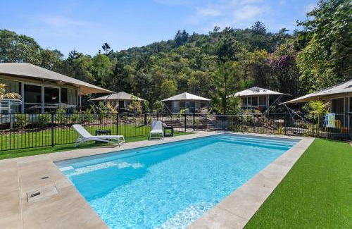 Nelly Bay Apartment | King Safari Tent 3